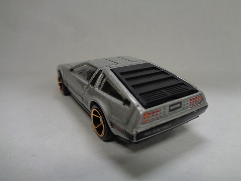 Illustration for article titled DMC DeLOREAN